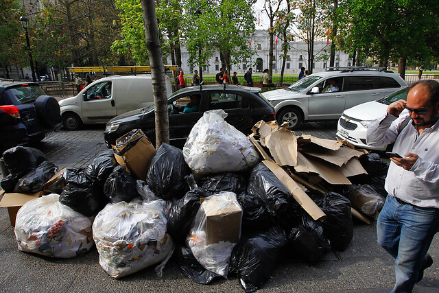 Recolectores de basura deponen paro por este viernes y seguirán las negociaciones durante esta jornada