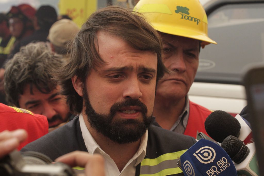 Alcalde Jorge Sharp: “Carabineros tiene resabios dictatoriales. Actúa a mansalva”
