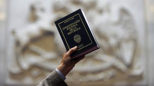 La Constitución de Chile es el segundo libro más vendido en el país tras estallido social