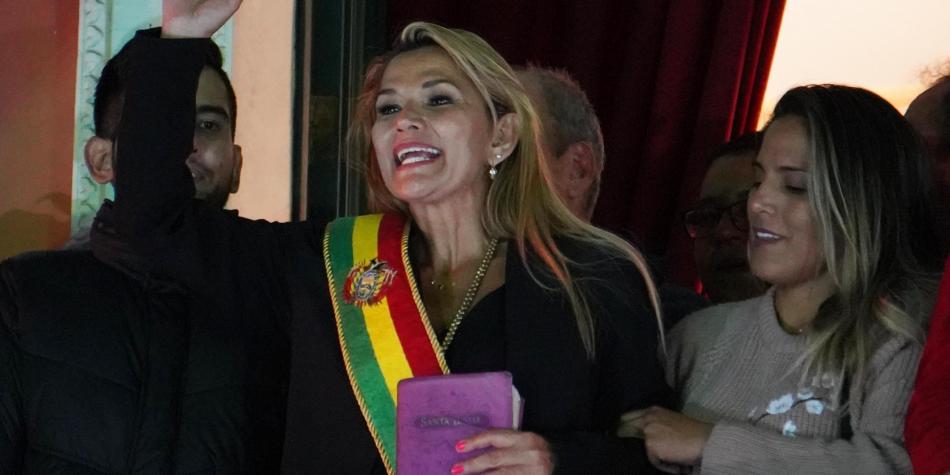 Gobierno interino de Bolivia denuncia penalmente a Morales por “sedición y terrorismo”
