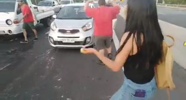 VIDEO | “El que baila, avanza”: Singular manifestación se tomó Ruta 60 en La Calera