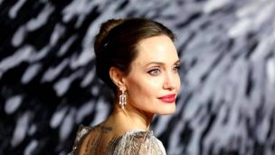 Angelina Jolie sorprende con delicado desnudo para reconocida revista y revela inéditos detalles tras su quiebre con Brad Pitt