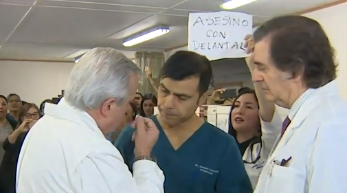 Ministro Mañalich tras funa de funcionarios en Hospital del Salvador: “Es parte del trabajo, no es fácil”