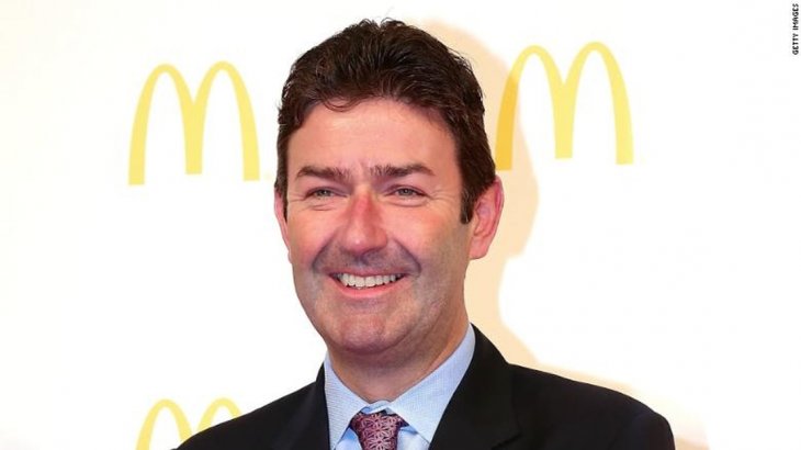 Director ejecutivo de McDonald’s fue despedido por mantener romance con empleada