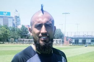 Arturo Vidal entrenó con los juveniles de Colo Colo en el Estadio Monumental