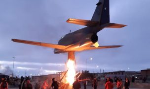 Fuerza Aérea rechaza intento de quema de monumento de avión 