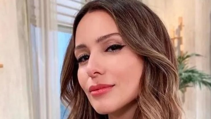 Vestido de novia de “Pampita” recibió duras críticas y diseñador salió en su defensa: “Me parece ridículo”