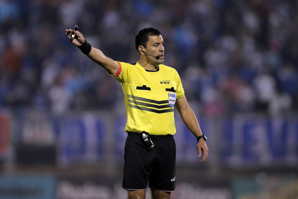 Árbitro chileno dirigirá la primera final única de Copa Libertadores en Lima
