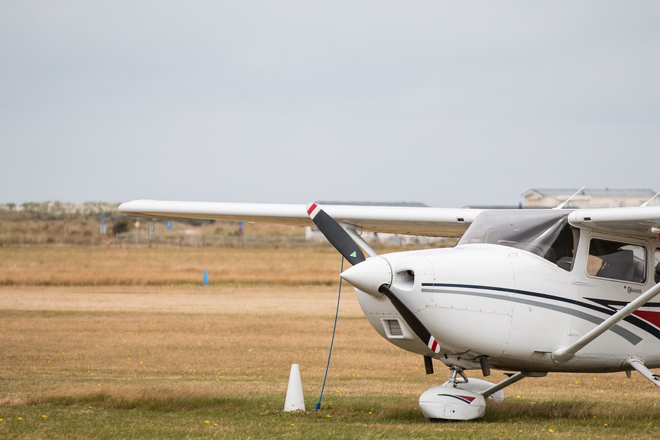 Mujer falleció al ser alcanzada por la hélice de una avioneta en Los Andes