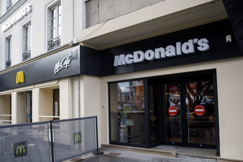 Máquina de bebidas causó muerte de dos empleados en un McDonald’s en Perú