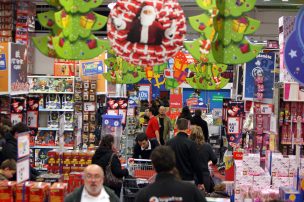 Encuentran mensaje de preso chino en tarjeta de Navidad de supermercado
