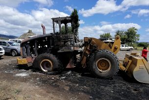 Nuevo ataque incendiario en La Araucanía deja siete camiones destruidos