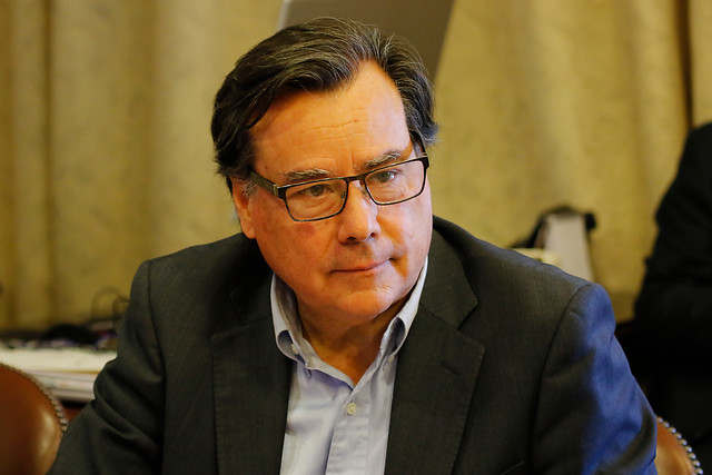 Diputado Osvaldo Urrutia: “El Diputado Gutierrez no puede seguir ejerciendo su cargo cuando fomenta el odio y violencia a menores de edad”