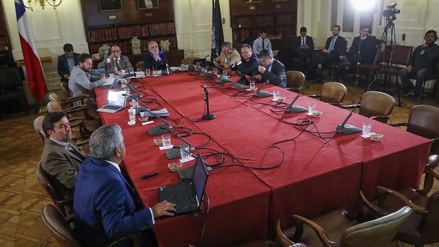 Bono de 50 mil de pesos por carga familiar será votado mañana
