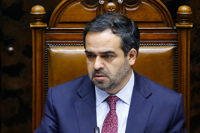 Senador Jaime Quintana revive polémica frase: “Chile no necesita una retroexcavadora, al menos necesita tres”