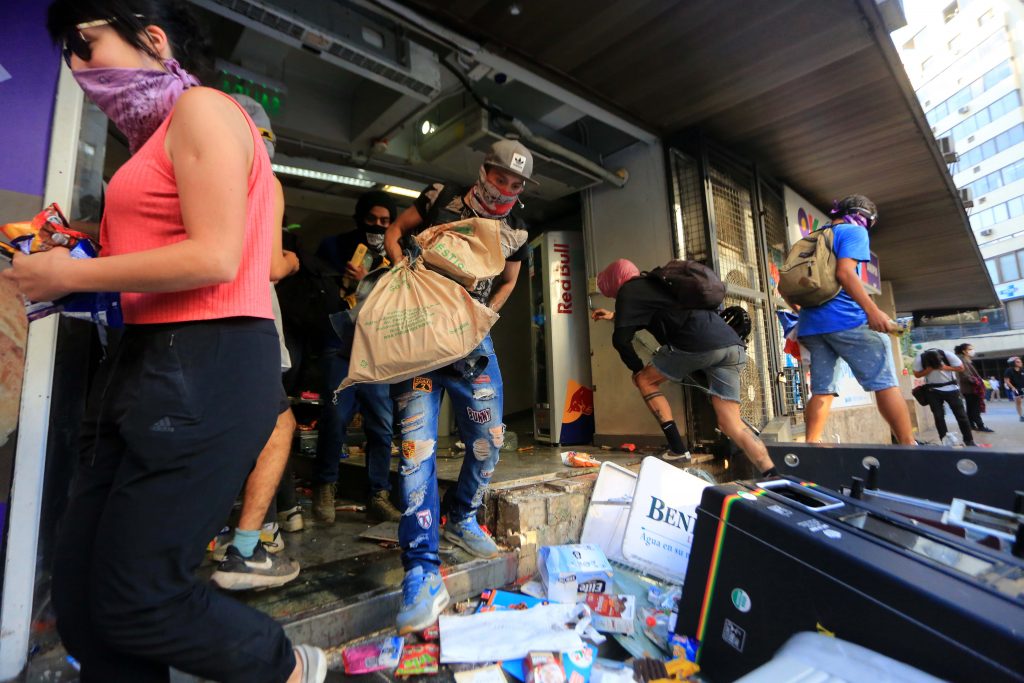 Corte de Santiago decretó prisión preventiva para 11 formalizados por “turbazo”