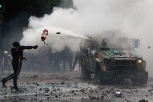 Identifican a cabo de Carabineros que atropelló a joven en manifestaciones: Será formalizado