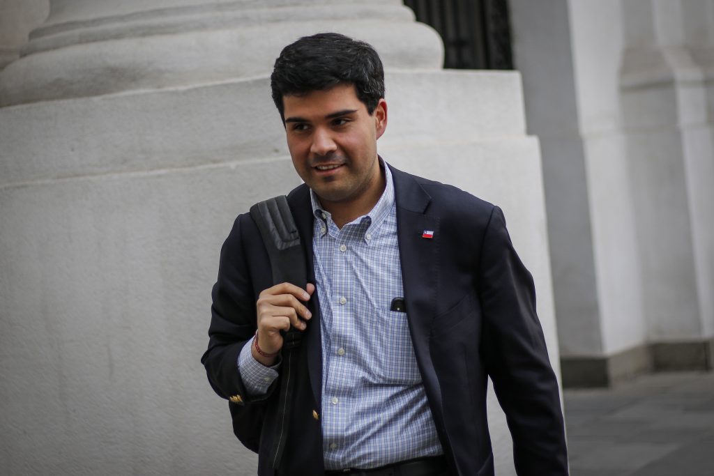 Ministro Isamit: “El tiempo de las marchas ya pasó, hoy es tiempo de las soluciones”