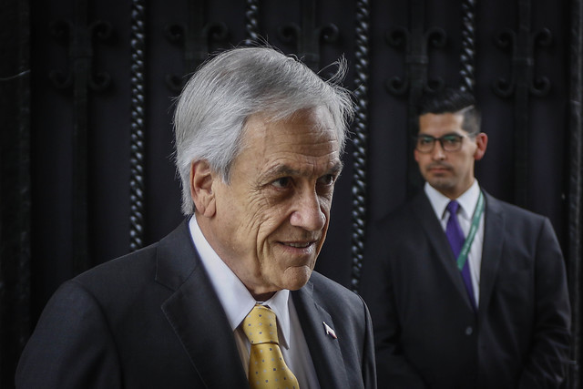 Presidente Piñera reconoció que no “vio venir” el estallido social y la violencia: “Querían incendiar el país”