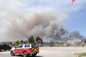 Continúan las labores para apagar incendio forestal en Placilla