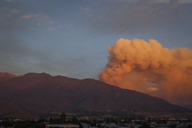 Declaran Alerta Amarilla para la Región Metropolitana por incendios forestales