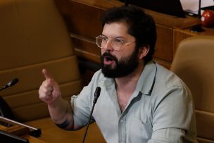 Partido político de Gabriel Boric le levanta suspensión y le aplicó una 