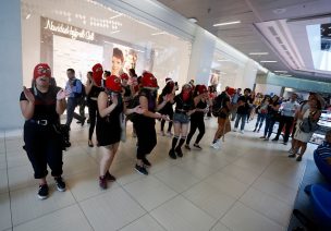 VIDEOS | Costanera Center fue sede de protestas en víspera de Navidad