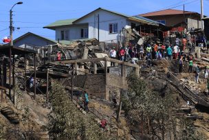 Valparaíso: Presidente anuncia que ya se constituyó equipo para reconstrucción de zonas incendiadas