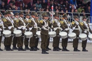 Contraloría aclara que himno de Carabineros solo puede ser ejecutado en actos oficiales