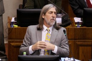 Senador Letelier: Esto “no es pan por charqui” ante cuestionamientos por su voto contra Chadwick