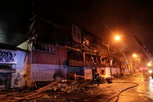 Cuerpo calcinado al interior de supermercado en Maipú era de un ecuatoriano