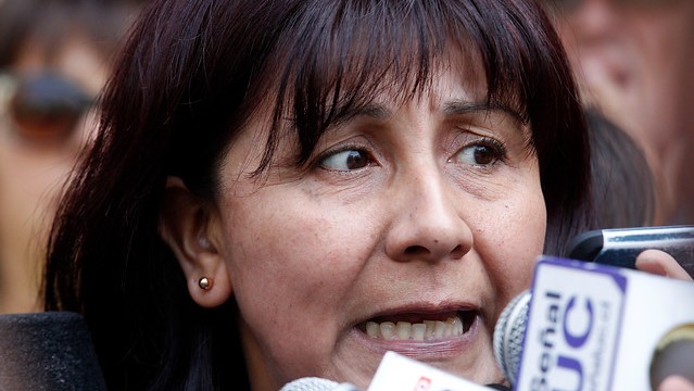 Gobierno presenta recurso contra Roxana Miranda por llamado a “funa”