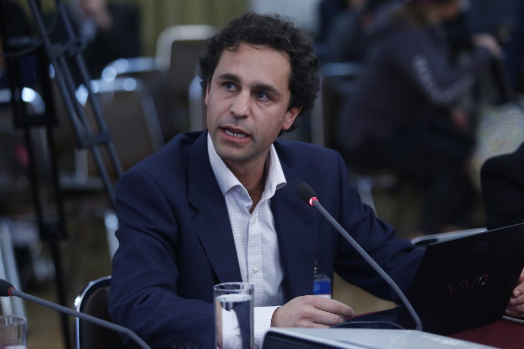 Fernando Larraín: “No le pidamos a las AFP que sean los garantes de la seguridad social de Chile”