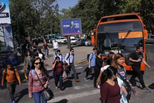 Plan de Transportes para el domingo contempla 27 buses de apoyo a Metro de Santiago