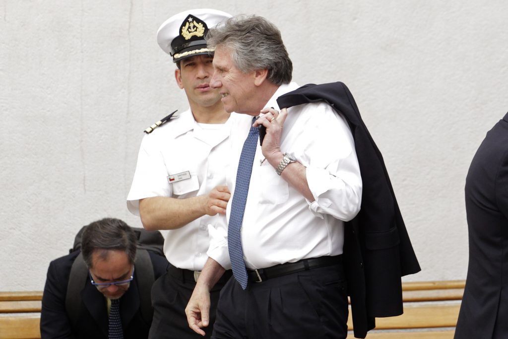 Ministro de Defensa: “Las FF.AA. cuentan con el respaldo absoluto del Gobierno”