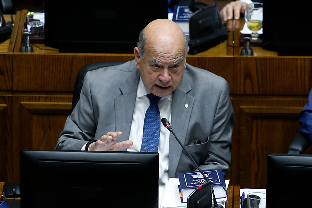 “No compartiremos responsabilidades con el peor gobierno de la historia reciente”: Insulza votará a favor de acusación constitucional contra Chadwick