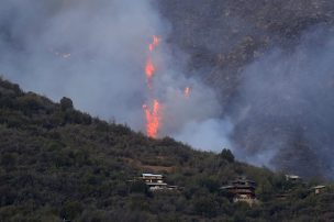 Ordenan evacuar sector El Canelo en San José de Maipo por incendio forestal