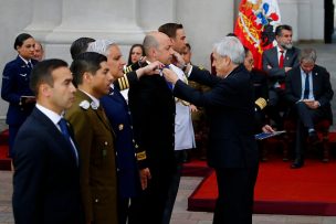 Presidente condecoró a primeros lugares de academias de FFAA, Carabineros y PDI