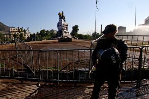 FOTOS | Plaza Italia amanece cercada para evitar nuevas manifestaciones