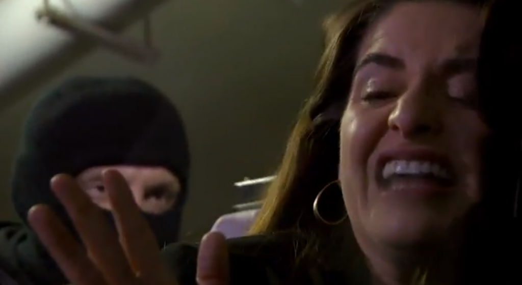 Seguidores quedan en “shock” tras fuerte escena en “Juegos de Poder”: Karen recibió un impacto de bala a quemarropa