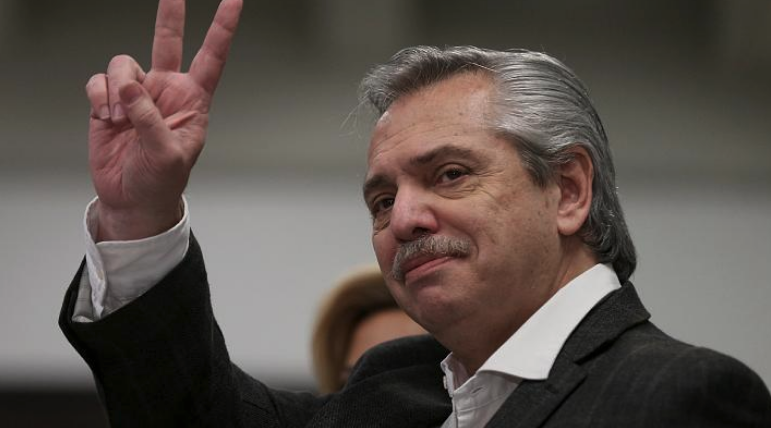 Iglesia católica llama a unir Argentina en misa con Macri y Fernández