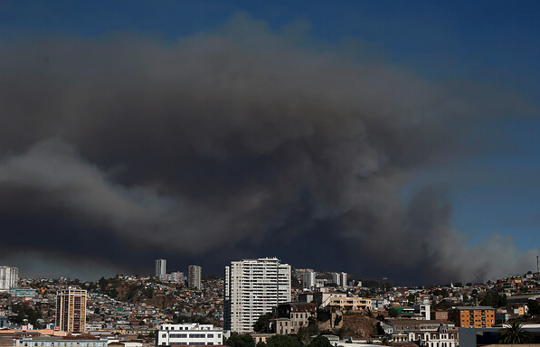 Onemi amplía a Viña del Mar la alerta roja por incendio extremo en Placilla