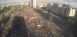 Multitudinaria convocatoria en Plaza Italia