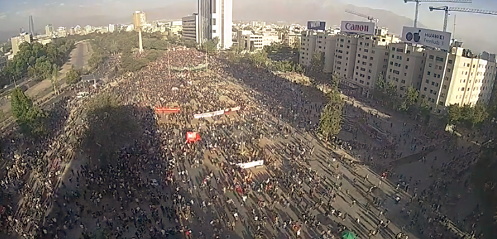 Multitudinaria convocatoria en Plaza Italia
