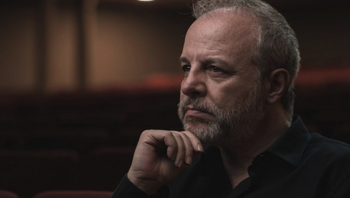 Se llenó de críticas: Alberto Plaza comparte “chiste” sobre Camila Vallejo y generó ola de comentarios