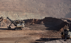 Producción industrial cayó 1,8% en noviembre por fuerte retroceso de la minería