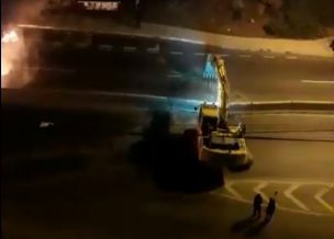 Sujetos robaron excavadora y destruyeron postes en ruta a Viña del Mar