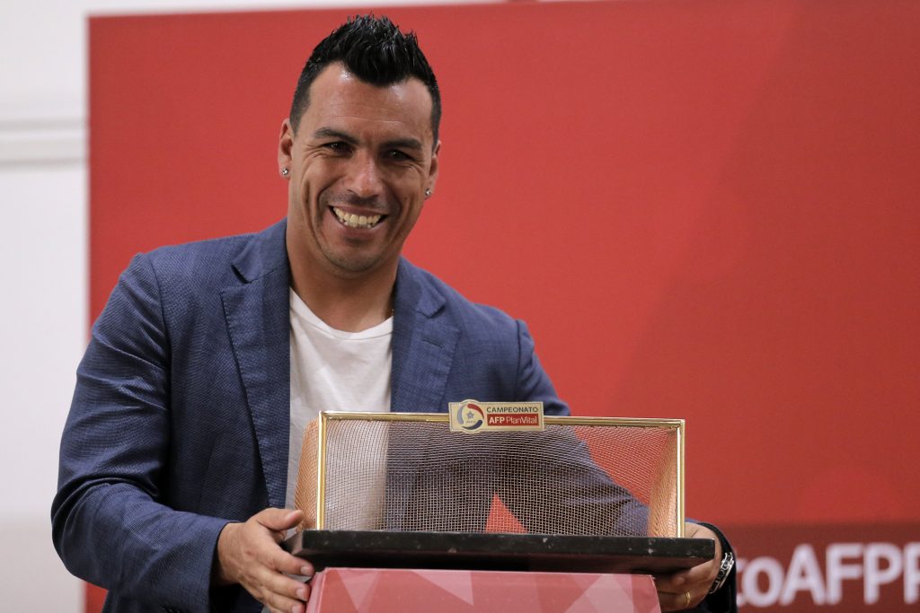 Caszely catalogó de “difícil” que Paredes alcance su récord “en seis meses”