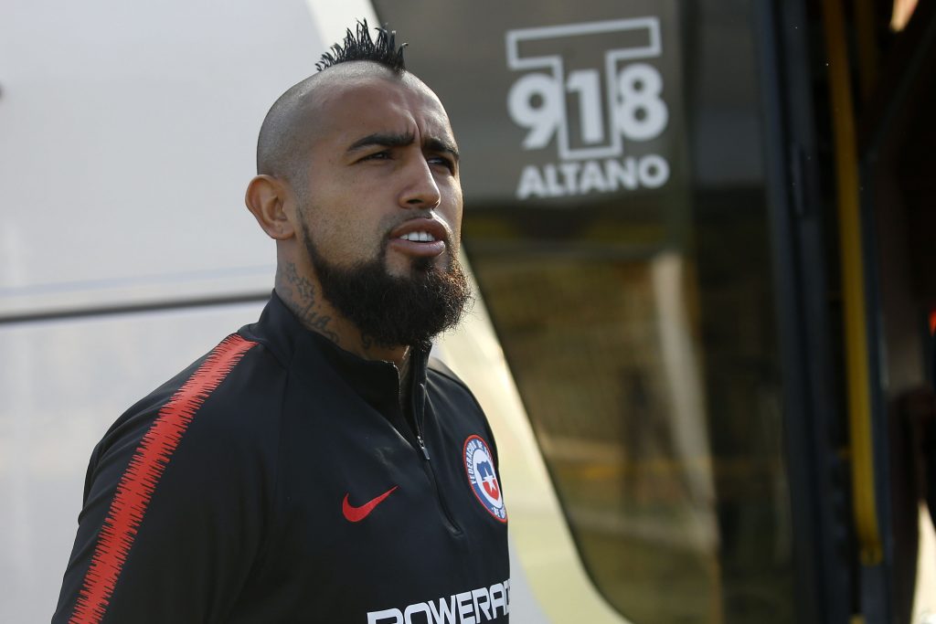 Vidal viajó a Chile y comentó interés del Inter: “Eso lo ve mi representante”