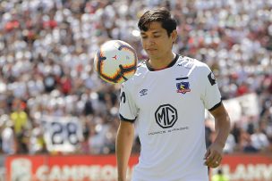 Matías Fernández fue presentado en Colo Colo ante una entusiasta fanaticada